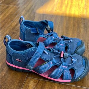KEEN Kids Blue and Pink Adventure Sandals